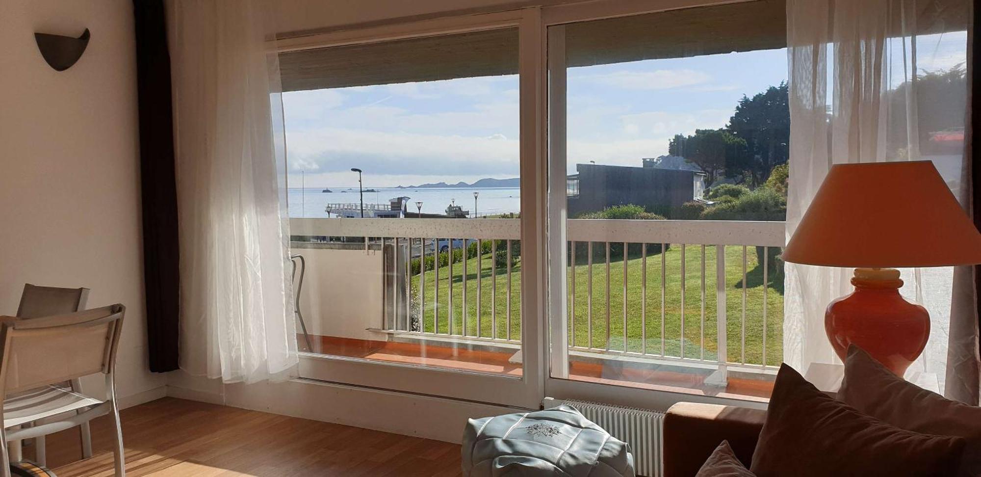 Appartement VUE SUR MER avec terrasse, plage de Trestraou à PERROS-GUIREC - Ref 861 Exterior foto