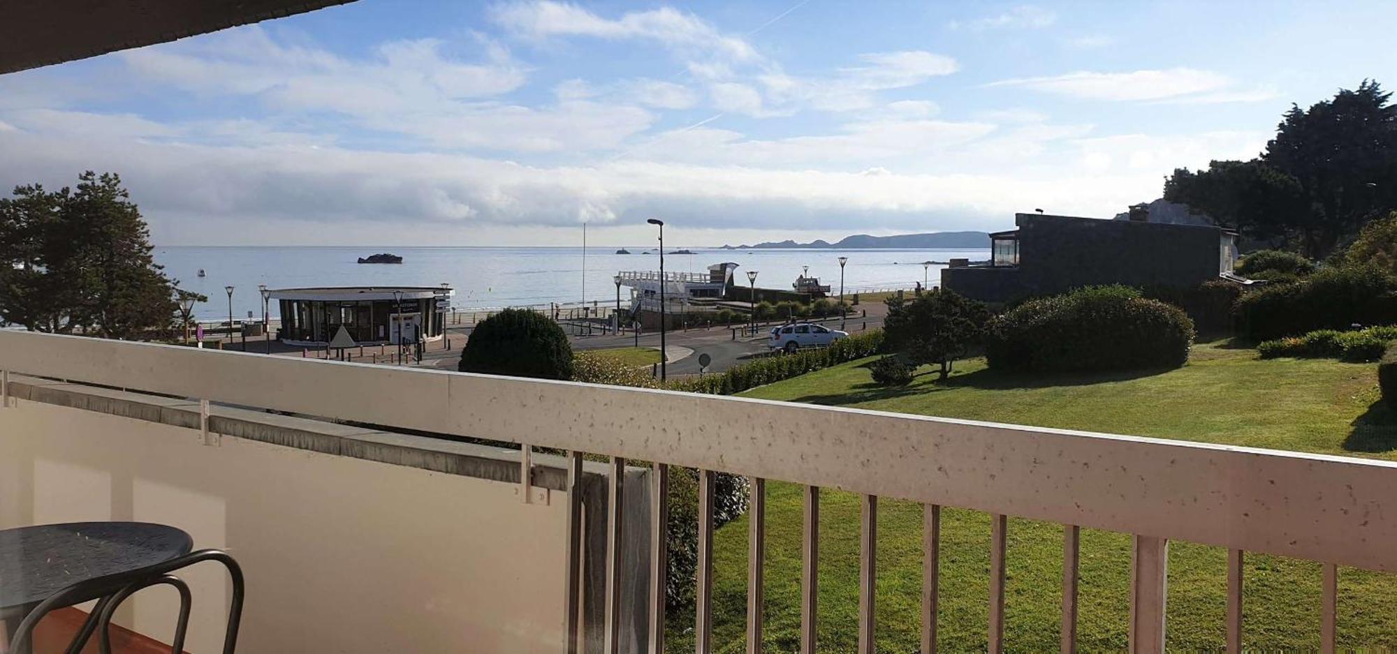 Appartement VUE SUR MER avec terrasse, plage de Trestraou à PERROS-GUIREC - Ref 861 Exterior foto